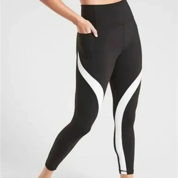 Athleta Salutation Stash Pocket 7/8 Tight Black - Picture 1 of 7